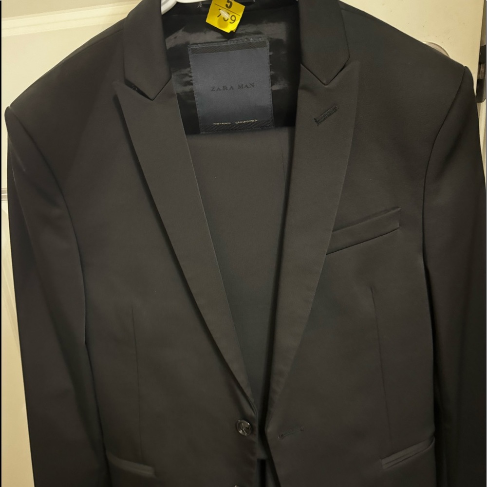 Zara suit black